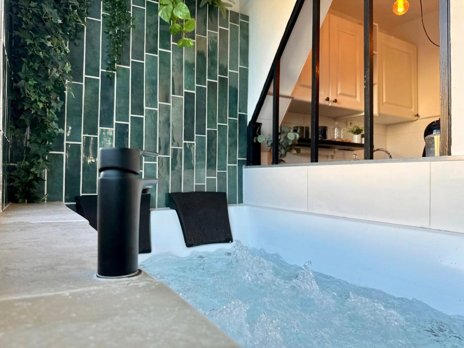 Splendide Loft Jacuzzi Et Cinema - Cap D'Agde Apartment Luaran gambar